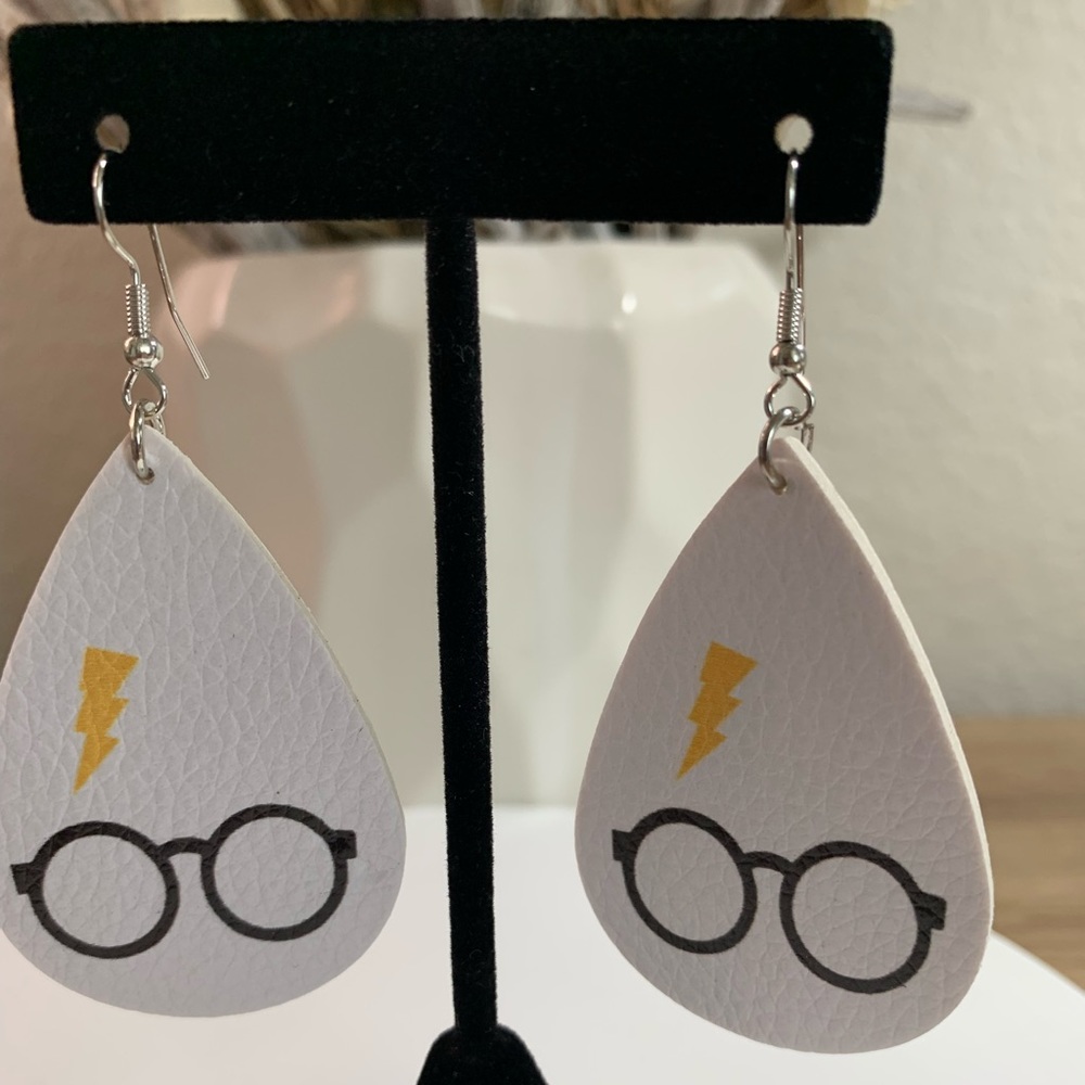 Teardrop Leather Earrings “ Eye Glasses “ - Picture 3 of 4